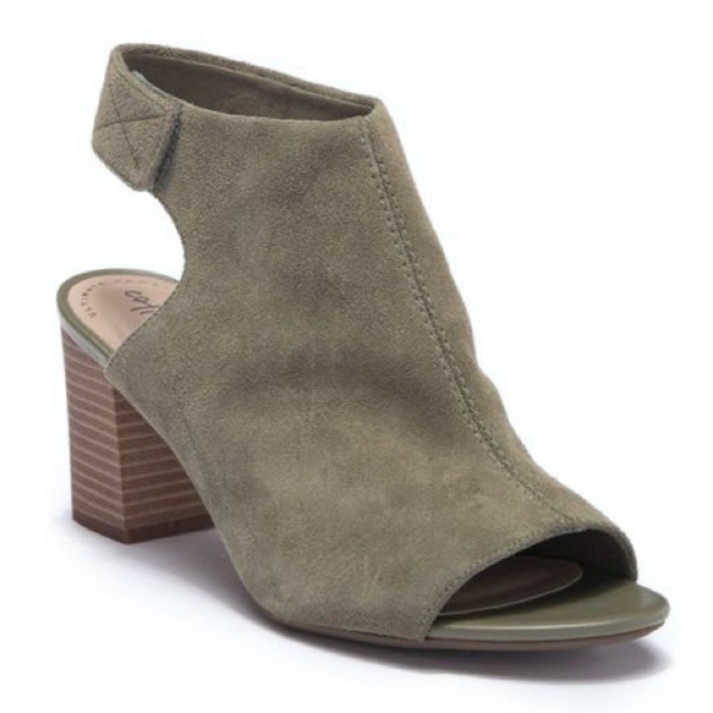 NEW Clarks Deva Bell Suede Booties Block Heel Olive Green Leather Size 9